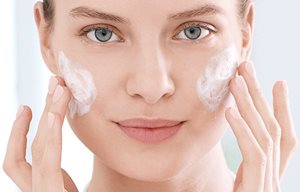 Gebruik de huidpeeling voor acne eens per week