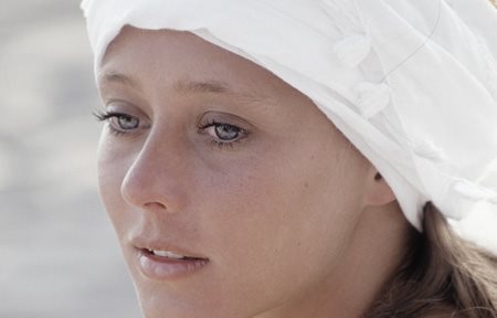 zon droog de huid in het gezicht uit